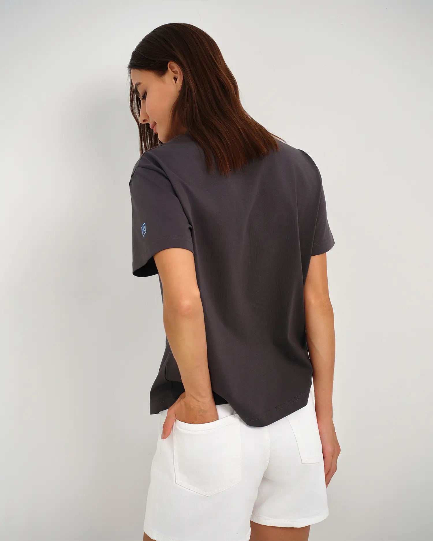 Maglietta con stemma ricamato da donna 